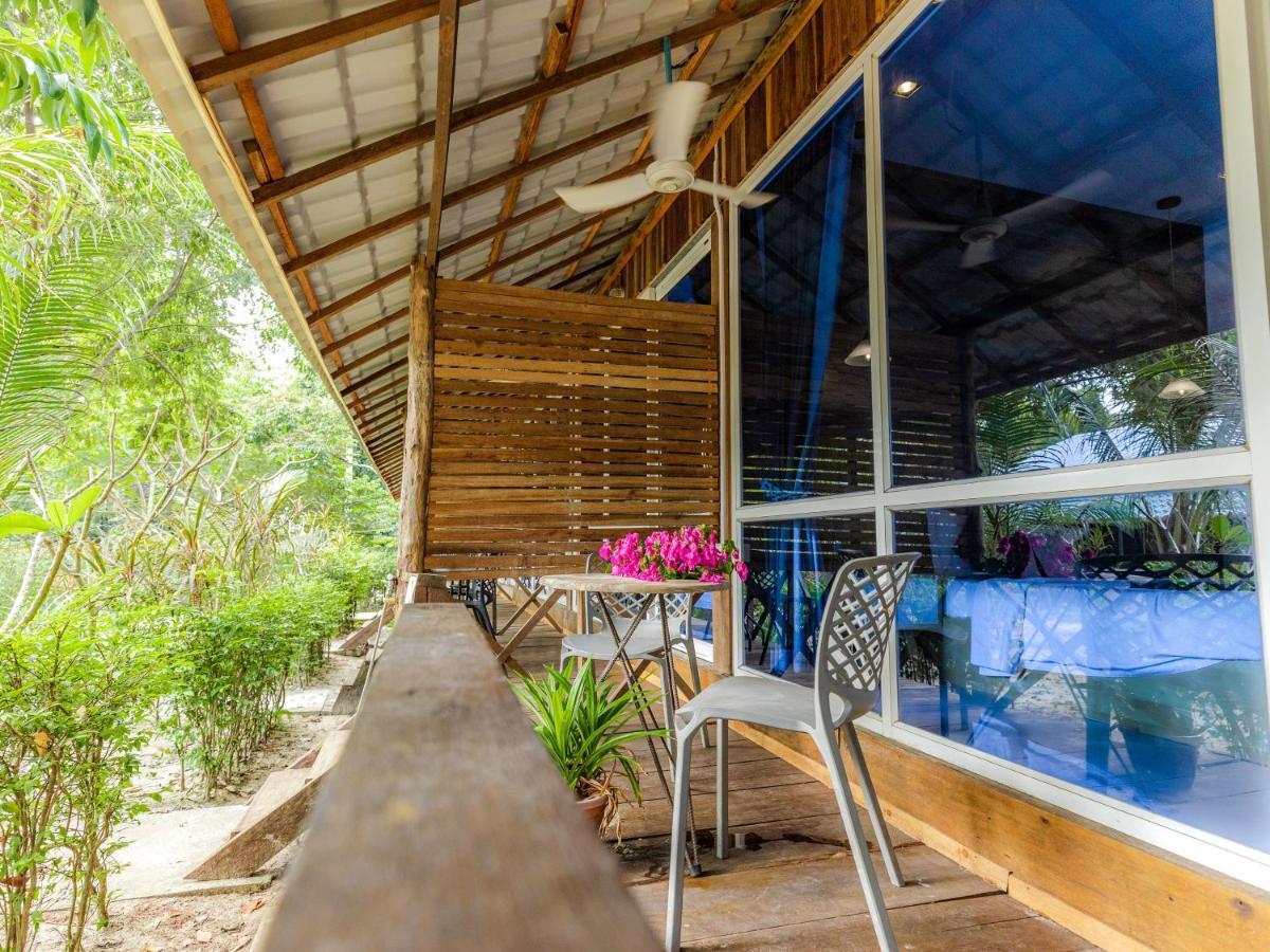 สรา รีสอร์ต Hotel เกาะรงสำลน ภายนอก รูปภาพ